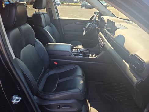 Certified 2024 Honda Pilot Touring image 28