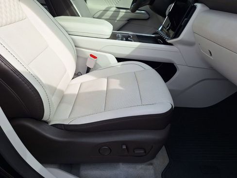 Used 2024 GMC Acadia Denali FWD image 29
