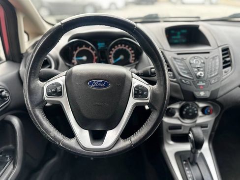 Used 2015 Ford Fiesta SE image 18