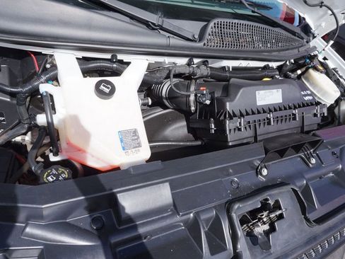 Used 2018 Chevrolet Express 2500 w/ Driver Convenience Package image 10