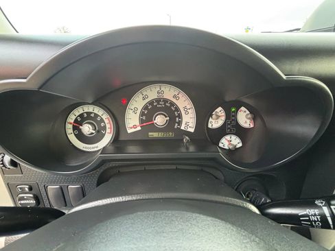 Used 2007 Toyota FJ Cruiser 4WD image 14