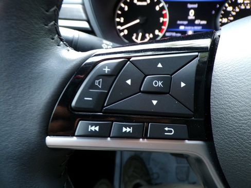 Used 2024 Nissan Altima 2.5 SV w/ SV Premium Package FWD image 30