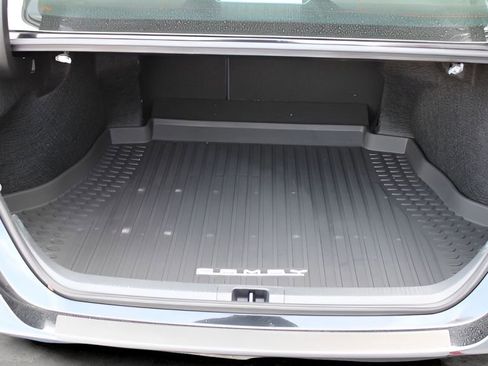 Certified 2023 Toyota Camry SE image 2