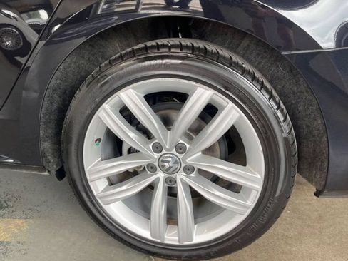Used 2018 Volkswagen Passat 2.0T SE FWD image 28