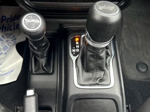 Used 2023 Jeep Wrangler Unlimited w/ Cold Weather Group image 33