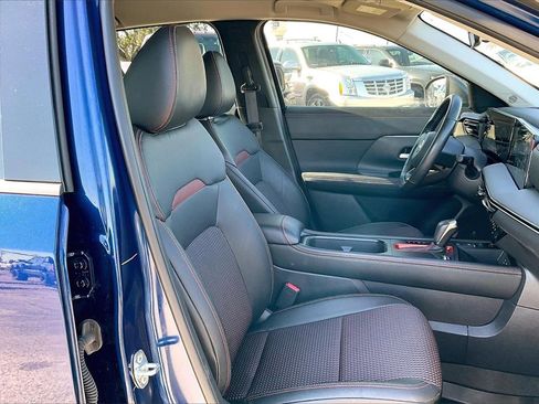 Used 2025 Nissan Kicks SR image 29