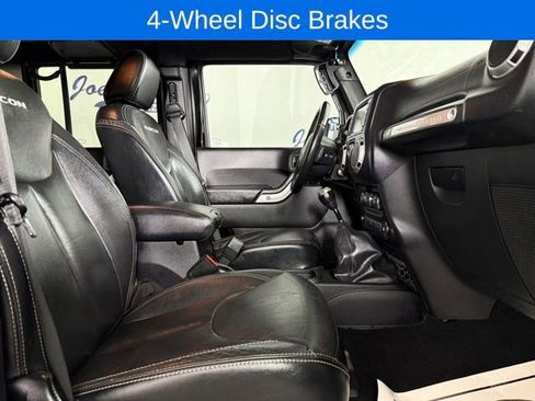Used 2015 Jeep Wrangler Unlimited Rubicon image 17