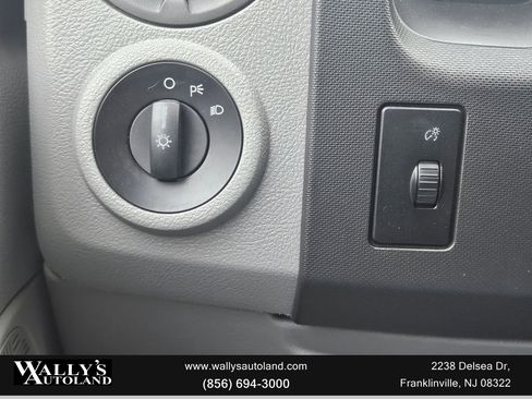 Used 2014 Ford E-250 and Econoline 250 w/ Power Group image 9