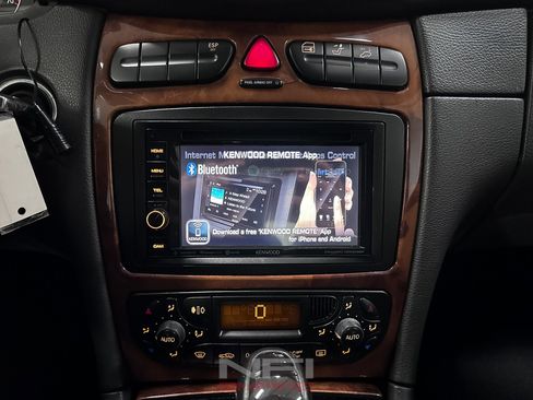 Used 2004 Mercedes-Benz CLK 320 Cabriolet image 37