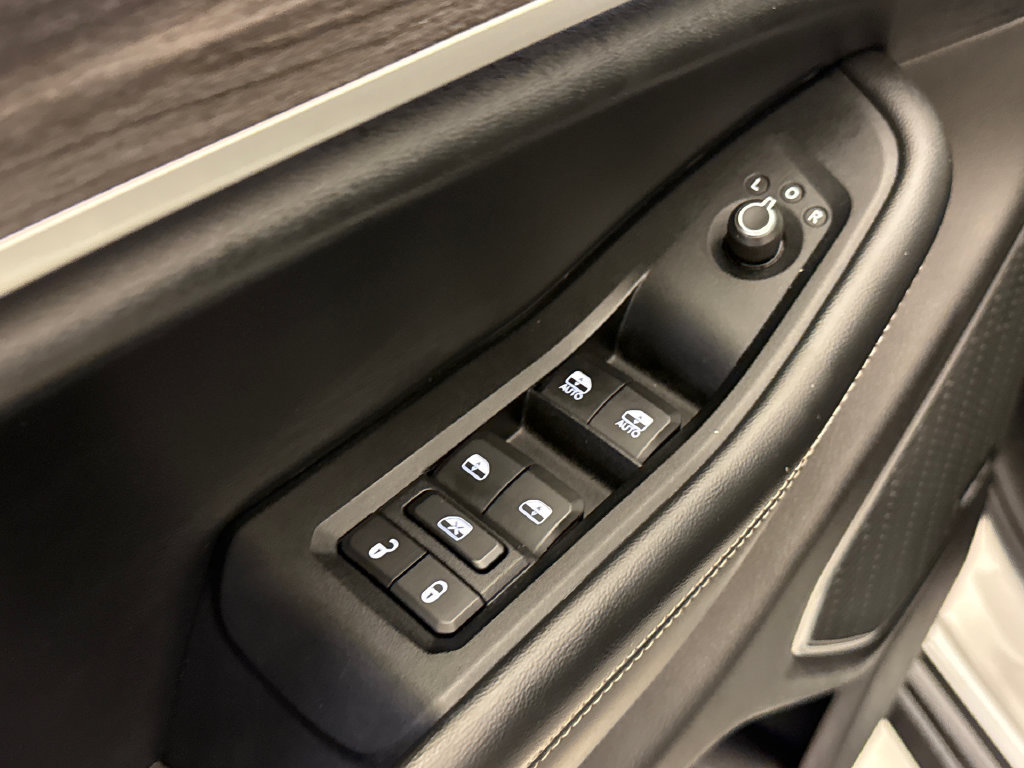 Used 2022 Jeep Grand Cherokee L Limited w/ Luxury Tech Group II AWD/4WD image 22