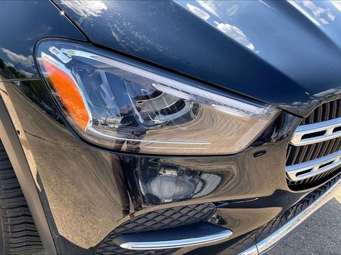 Used 2025 Mercedes-Benz GLE 350 4MATIC image 25