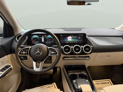 Used 2022 Mercedes-Benz GLA 250 4MATIC w/ Premium Package Lite image 22