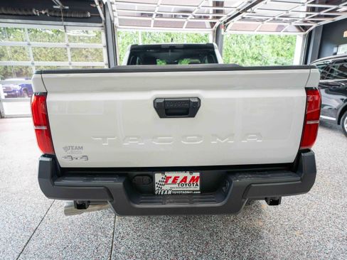Used 2025 Toyota Tacoma SR AWD/4WD image 3