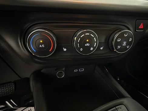 Used 2024 Chevrolet Trax LS w/ LS Convenience Package image 22