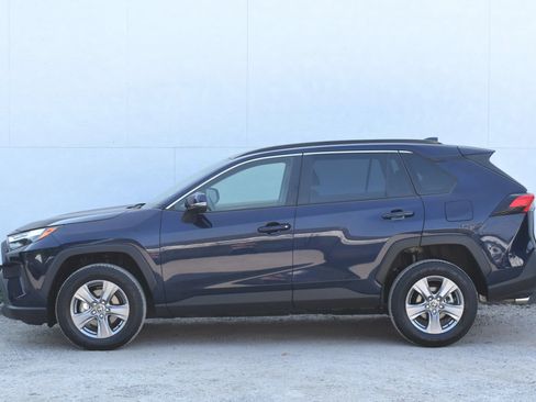 Used 2025 Toyota RAV4 XLE w/ Weather Package AWD/4WD image 9
