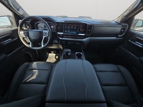 Used 2025 Chevrolet Silverado 1500 LT Trail Boss w/ Convenience Package II image 17