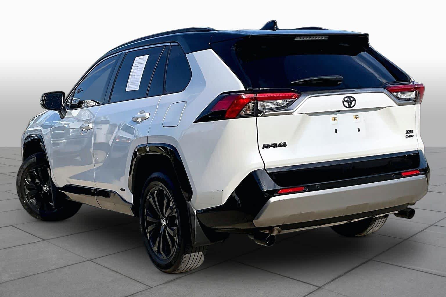 Used 2025 Toyota RAV4 XSE w/ Advanced Technology Package AWD/4WD image 11