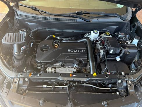 Used 2021 Chevrolet Equinox LT FWD image 28