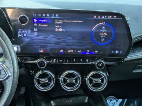 New 2025 Chevrolet Blazer EV LT AWD/4WD image 17
