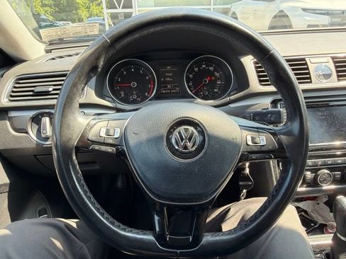 Used 2017 Volkswagen Passat 1.8T R-Line FWD image 23