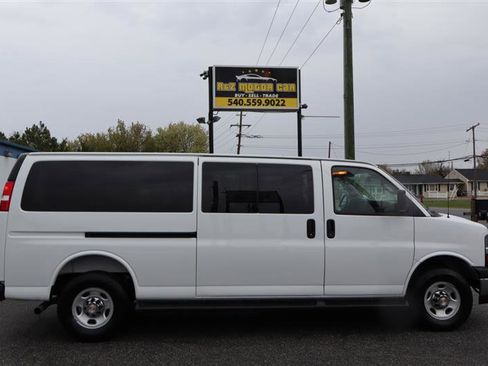 Used 2025 Chevrolet Express 3500 LT w/ LT Preferred Equipment Group image 4