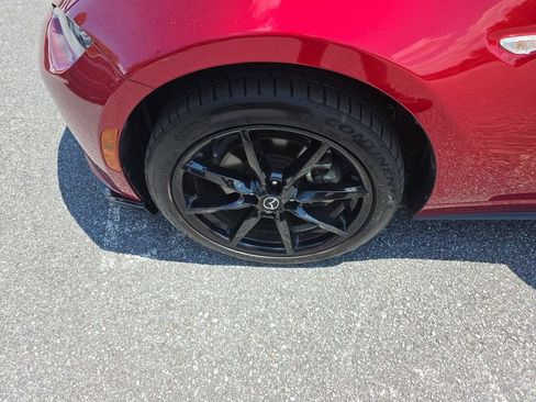 Certified 2022 MAZDA MX-5 Miata Club RWD image 10