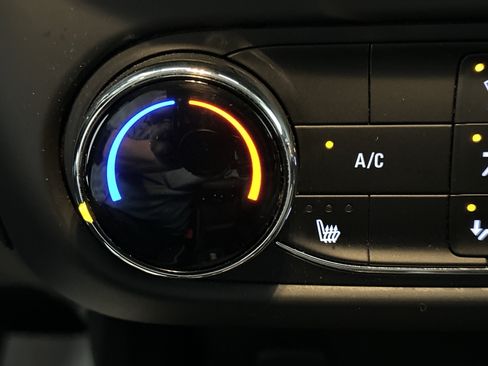 Used 2023 Chevrolet TrailBlazer LT AWD/4WD image 33