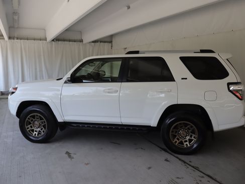 Used 2023 Toyota 4Runner SR5 Premium w/ Moonroof Package AWD/4WD image 27