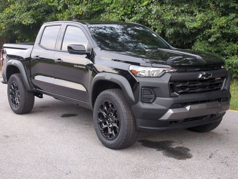 New 2026 Chevrolet Colorado Trail Boss AWD/4WD image 2