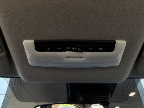 Used 2025 Nissan Versa SV FWD image 16