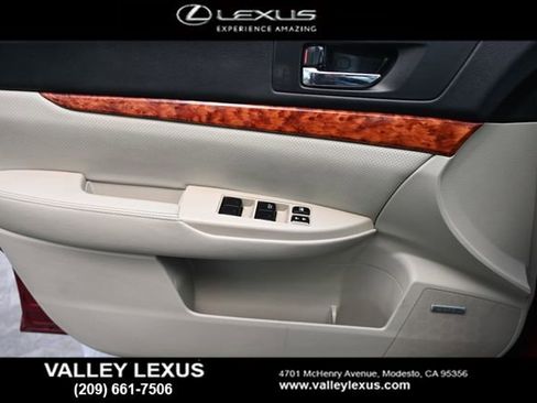 Used 2011 Subaru Outback 2.5i Limited image 17