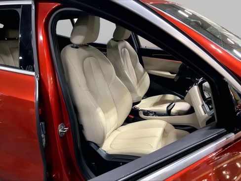 Used 2022 BMW X2 xDrive28i w/ Premium Package AWD/4WD image 9