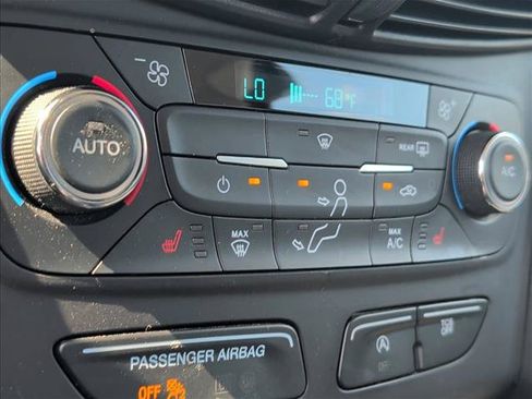 Used 2017 Ford Escape Titanium FWD image 10