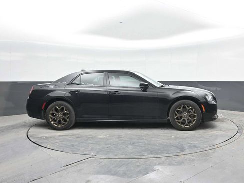 Used 2017 Chrysler 300 S w/ 300S Premium Group 2 w/2_L AWD/4WD image 9