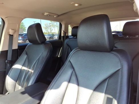 Used 2023 Lincoln Nautilus AWD w/ Premium Package image 17