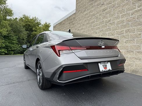 Used 2025 Hyundai Elantra Sport image 8