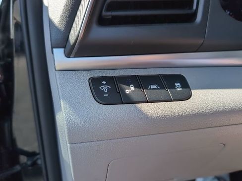 Used 2020 Hyundai Elantra SEL image 21