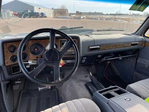 Used 1990 GMC Suburban 4WD image 19