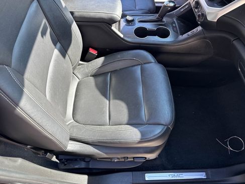 Used 2019 GMC Acadia SLT image 14