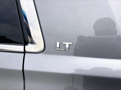 Used 2020 Chevrolet Tahoe LT w/ Luxury Package RWD image 10