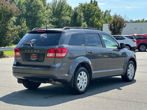 Used 2020 Dodge Journey SE FWD image 7