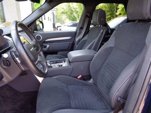 Used 2023 Land Rover Discovery S R-Dynamic image 9