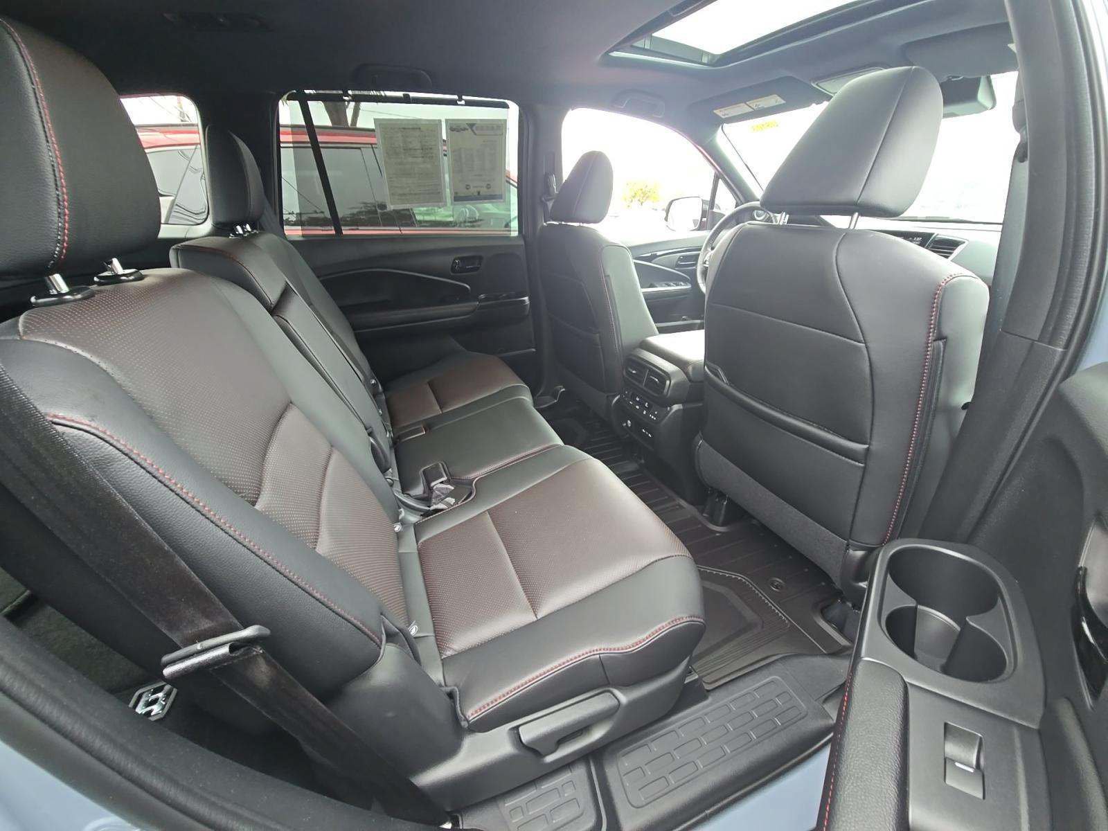 Used 2024 Honda Passport Black Edition image 13