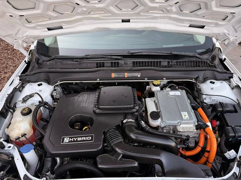 Used 2019 Ford Fusion SE FWD image 34