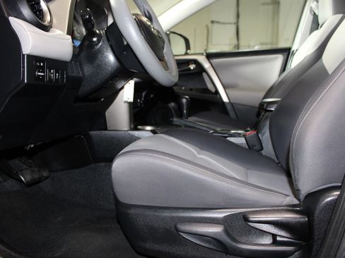 Used 2014 Toyota RAV4 XLE FWD image 22