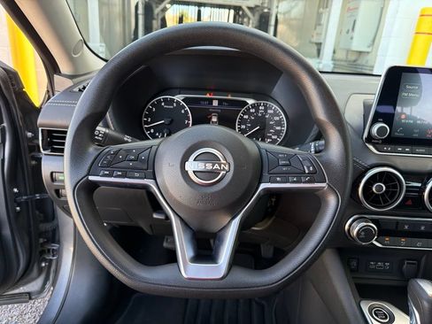 Used 2024 Nissan Sentra SV FWD image 16