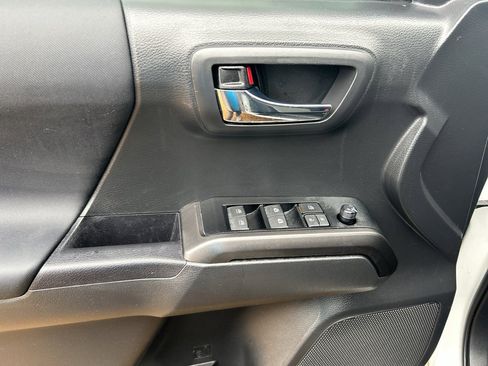 Used 2023 Toyota Tacoma TRD Off-Road image 20