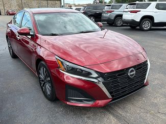 Used 2023 Nissan Altima 2.5 SV FWD video 1