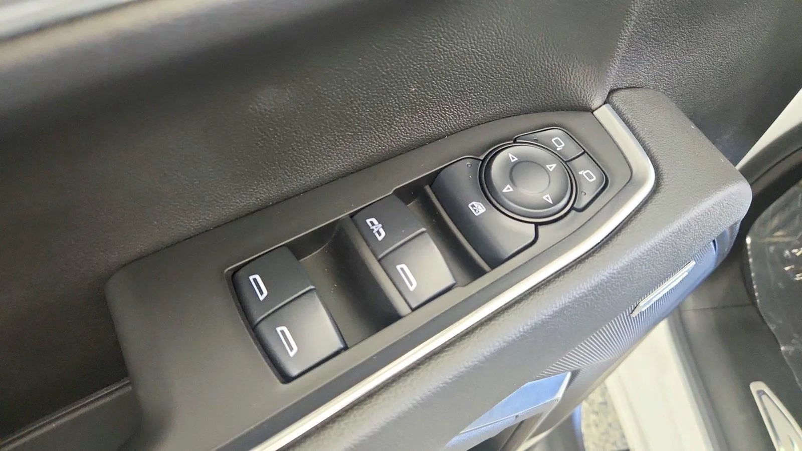 Used 2025 Chevrolet Silverado 1500 RST w/ Convenience Package II AWD/4WD image 23
