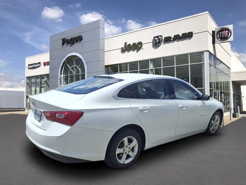 Used 2024 Chevrolet Malibu LS w/ Driver Confidence Package FWD image 3